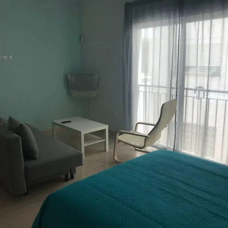 Calle Ollerias Apartment *
